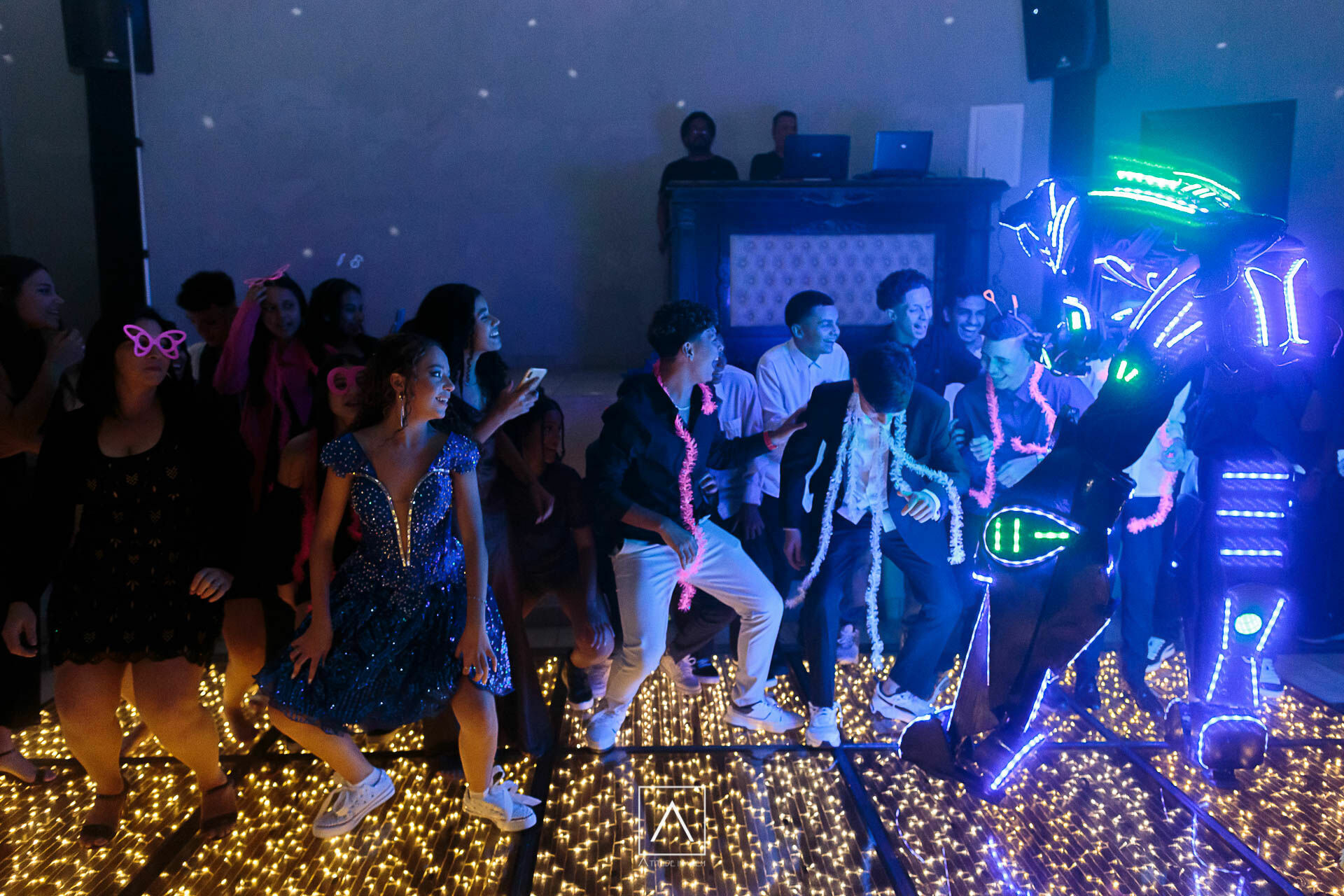 Foto Alexia na sua festa de 15 anos Foto Alexia na sua festa de 15 anos - Imagem 19