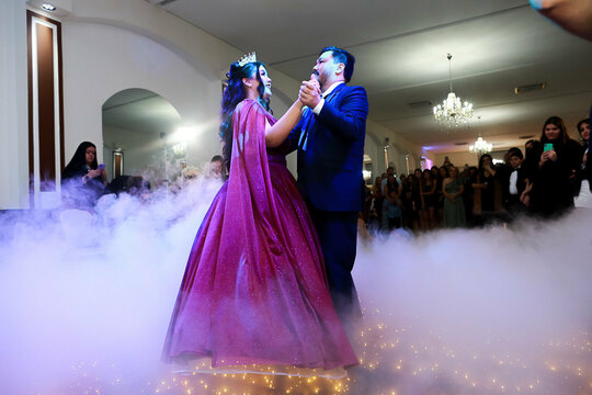Festa de 15 Anos da Tiz: Celebrando Sonhos com Estilo
