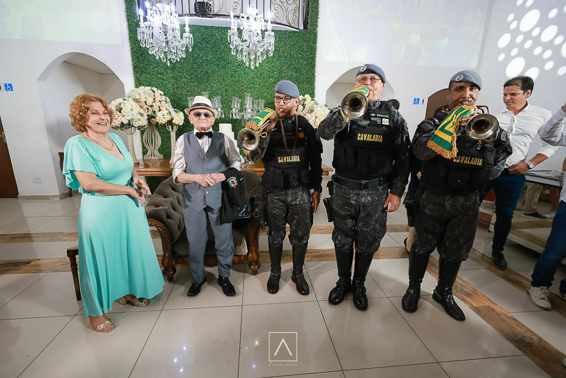 Foto Aniversário de 100 Anos do Sr. Armínio: Legado e Homenagens na Mansão Marion Foto Aniversário de 100 Anos do Sr. Armínio: Legado e Homenagens na Mansão Marion - Imagem 2