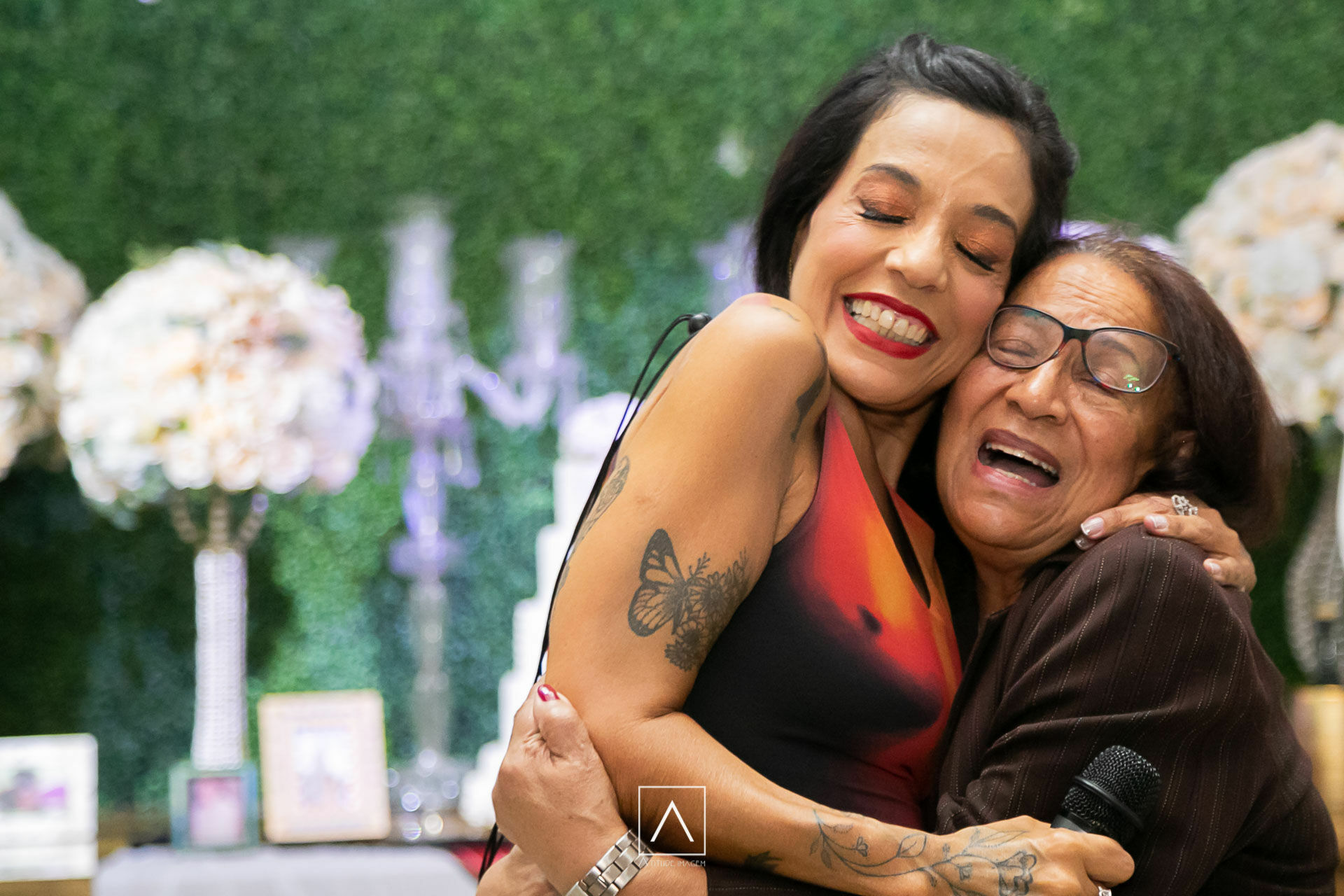 Foto Festa de Aniversário de 50 Anos da Luciene: Brilho e Celebração na Mansão Marion - Imagem 7