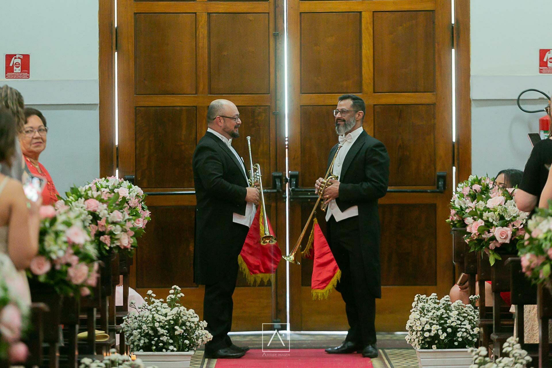 Foto Casamento Thais e Alison: Uma Celebração de Amor e Emoção em São Paulo Foto Casamento Thais e Alison: Uma Celebração de Amor e Emoção em São Paulo - Imagem 28