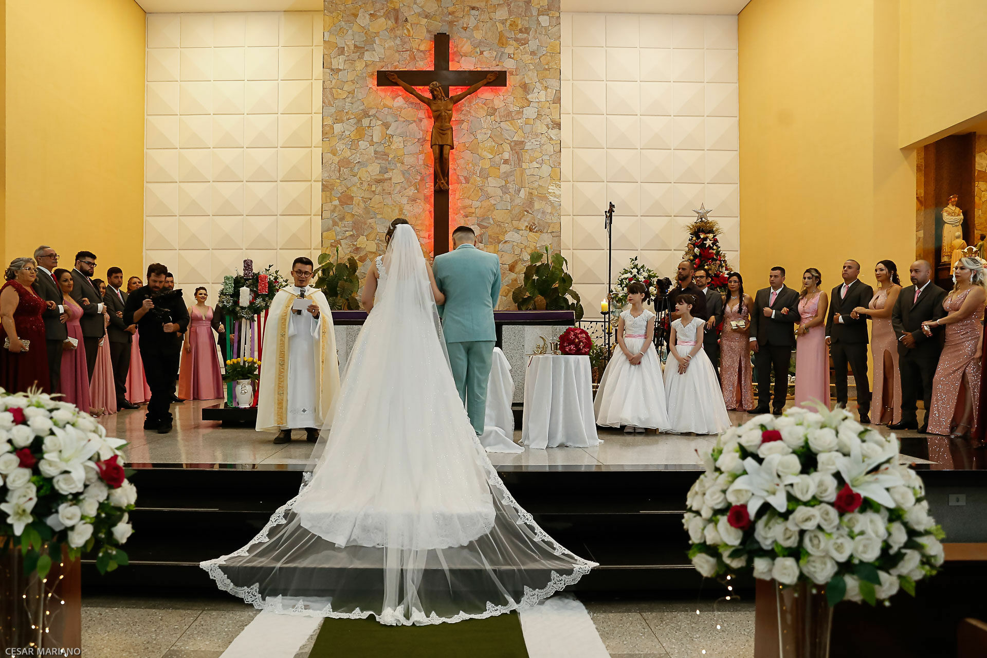 Foto Casamento Carol e Alexandre: Uma Celebração de Amor e Fé - Imagem 6