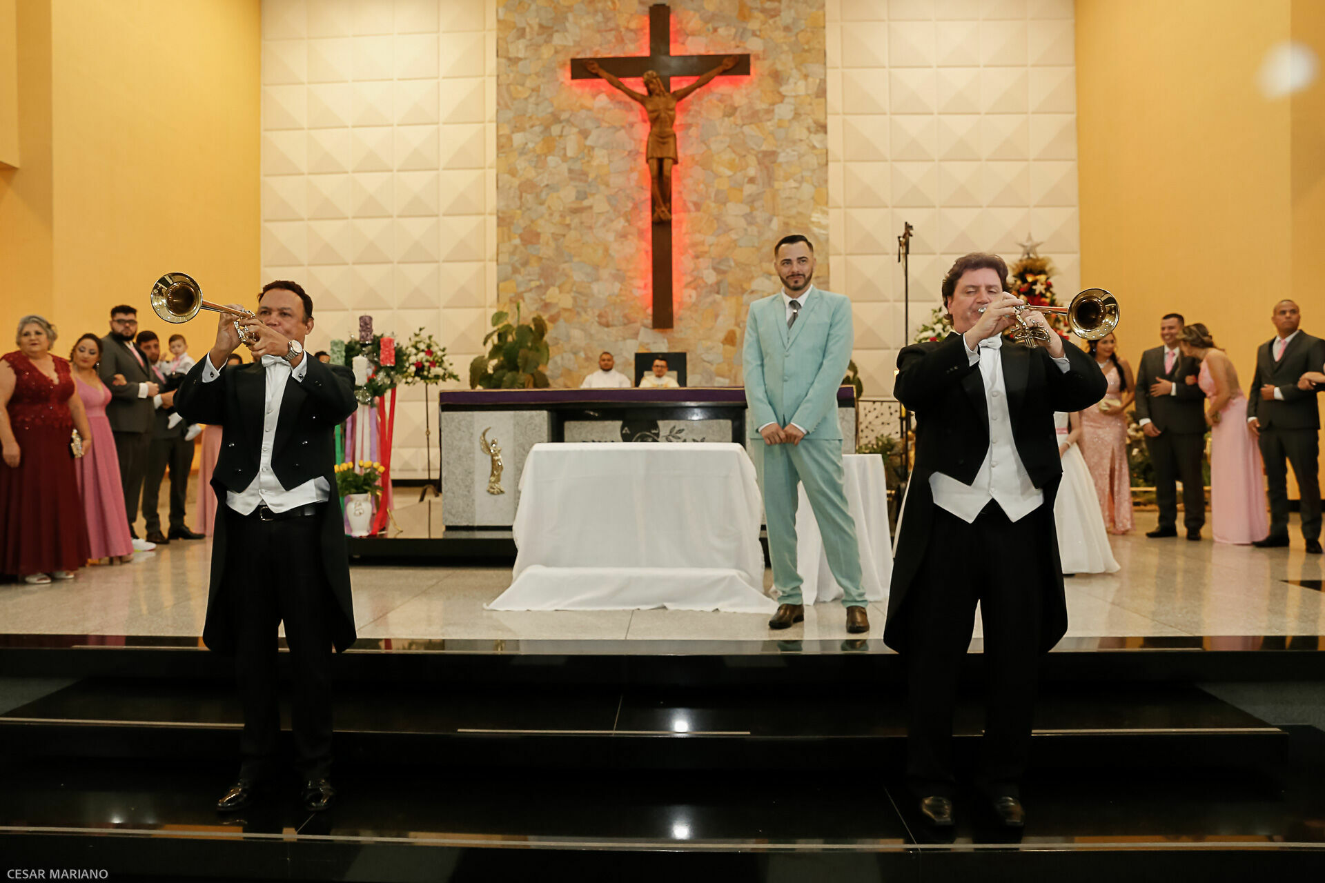 Foto Casamento Carol e Alexandre: Uma Celebração de Amor e Fé - Imagem 1