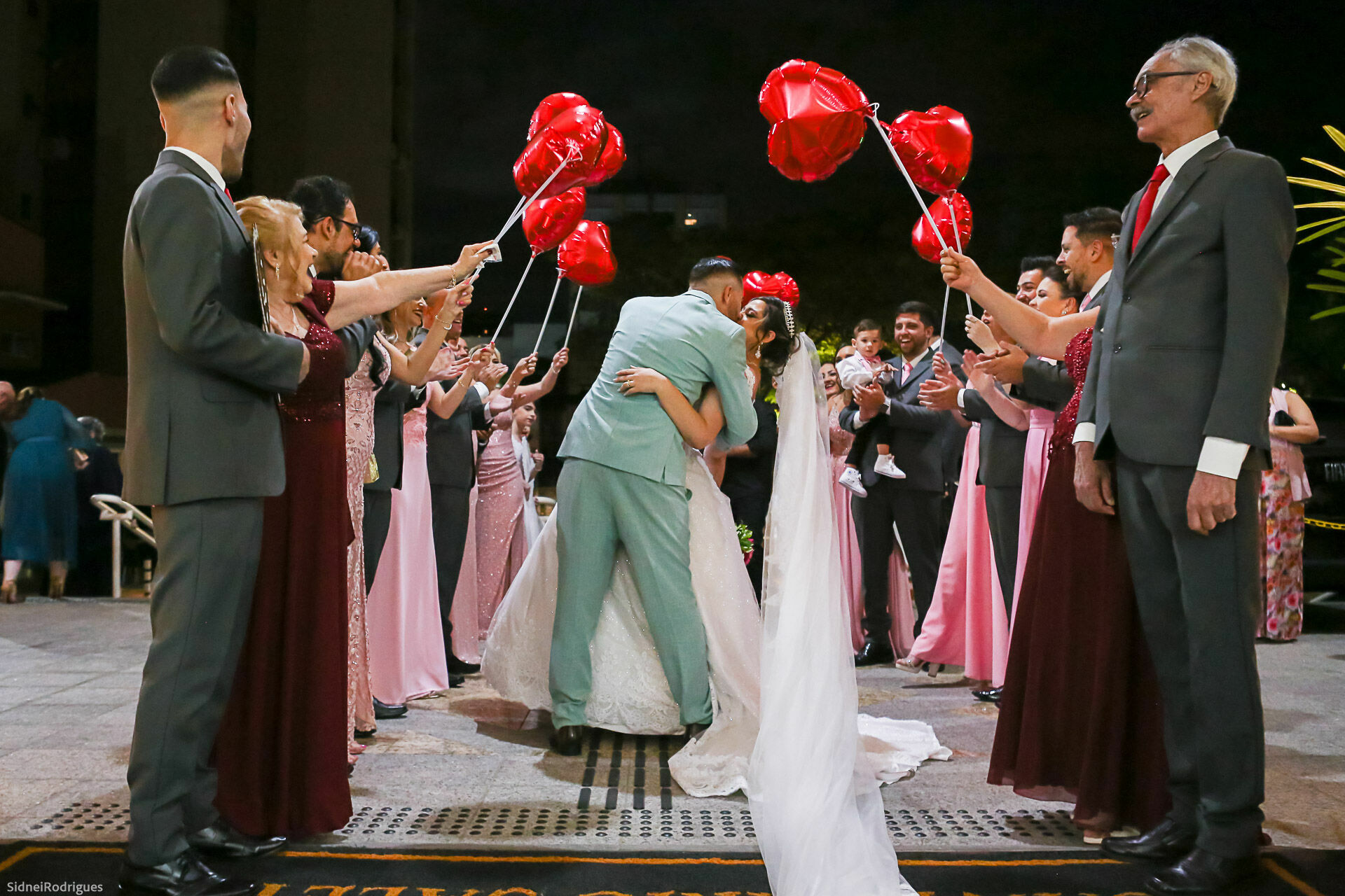 Foto Casamento Carol e Alexandre: Uma Celebração de Amor e Fé - Imagem 27