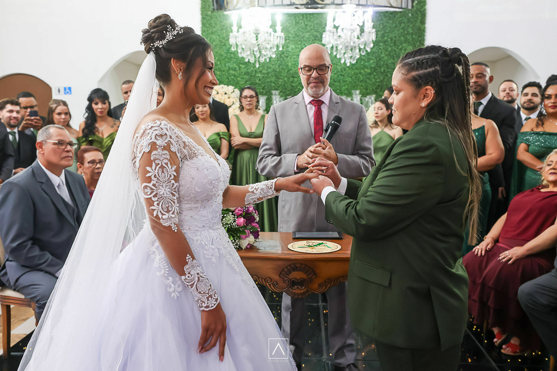 Foto Casamento Gabriela e Paula: Um Brinde ao Amor e à Elegância na Mansão Marion ✨ - Imagem 2