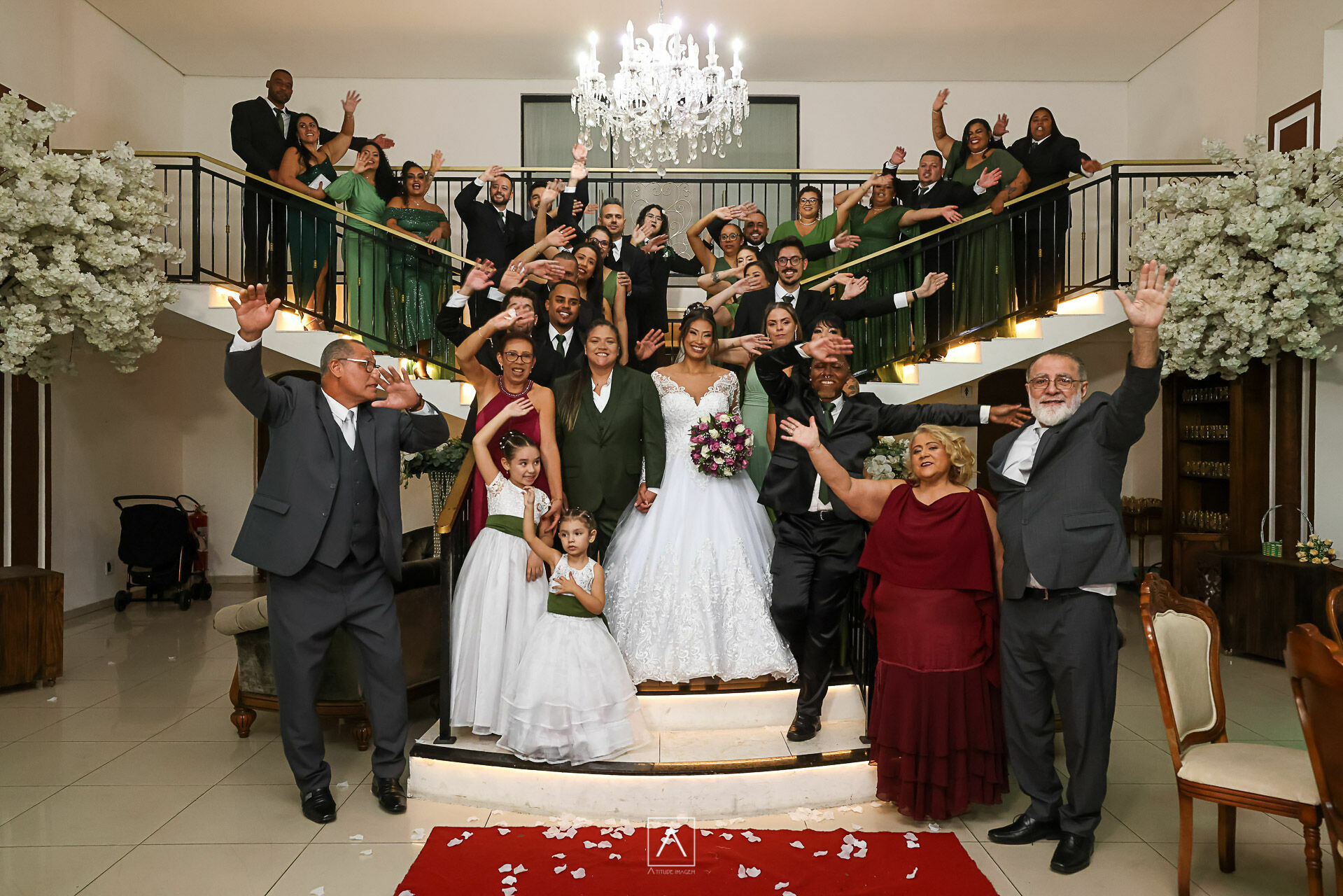 Foto Casamento Gabriela e Paula: Um Brinde ao Amor e à Elegância na Mansão Marion ✨ - Imagem 9