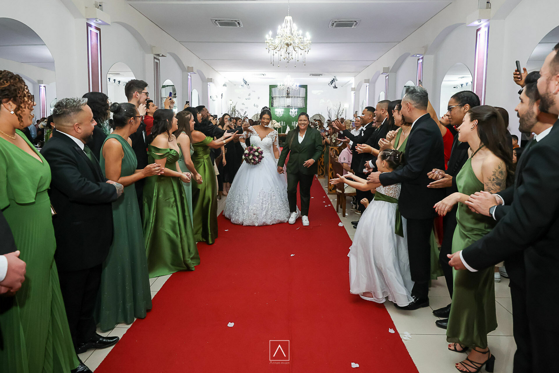 Foto Casamento Gabriela e Paula: Um Brinde ao Amor e à Elegância na Mansão Marion ✨ - Imagem 6
