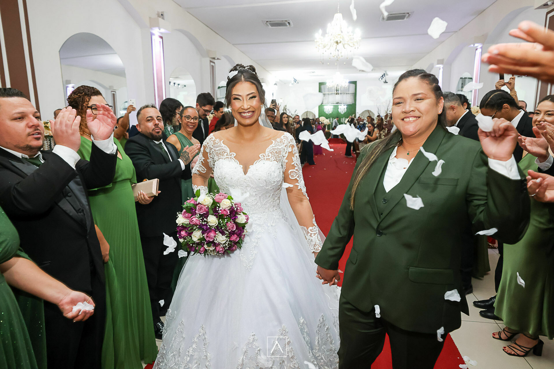 Foto Casamento Gabriela e Paula: Um Brinde ao Amor e à Elegância na Mansão Marion ✨ - Imagem 7