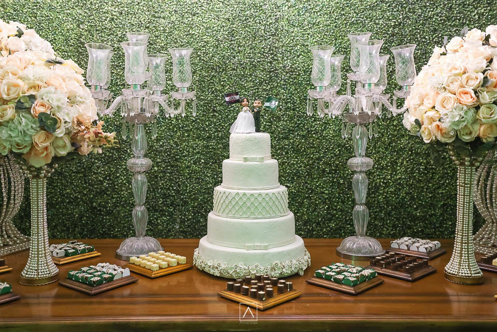 Foto Casamento Gabriela e Paula: Um Brinde ao Amor e à Elegância na Mansão Marion ✨ - Imagem 25