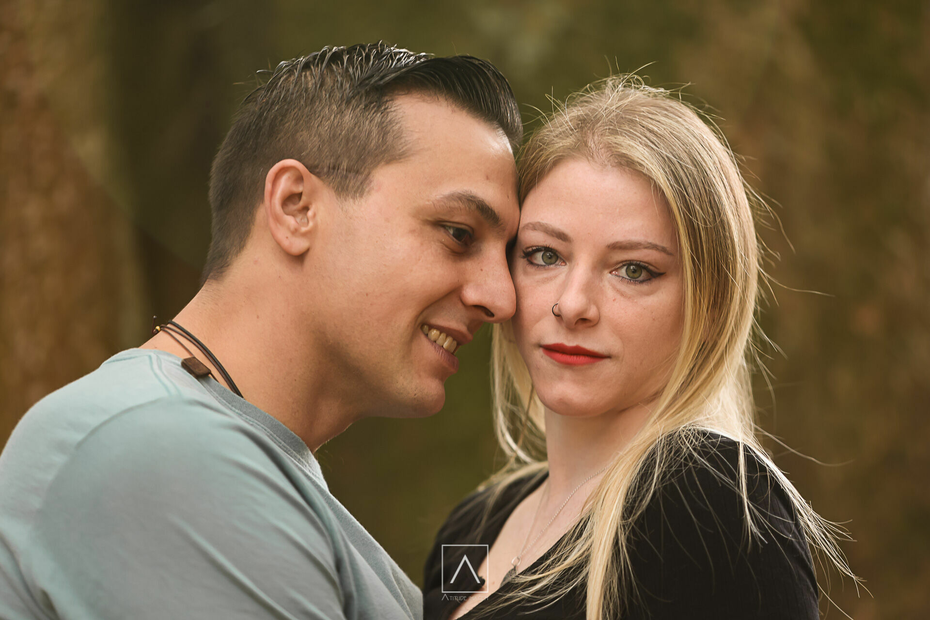 Foto Ensaio Pré-Wedding Thiago e Jacqueline: Um Dia de Sol e Conexão no Horto Florestal ✨ - Imagem 2