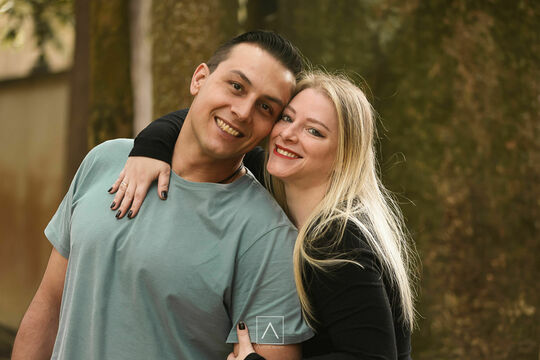 Ensaio Pré-Wedding Thiago e Jacqueline: Um Dia de Sol e Conexão no Horto Florestal ✨