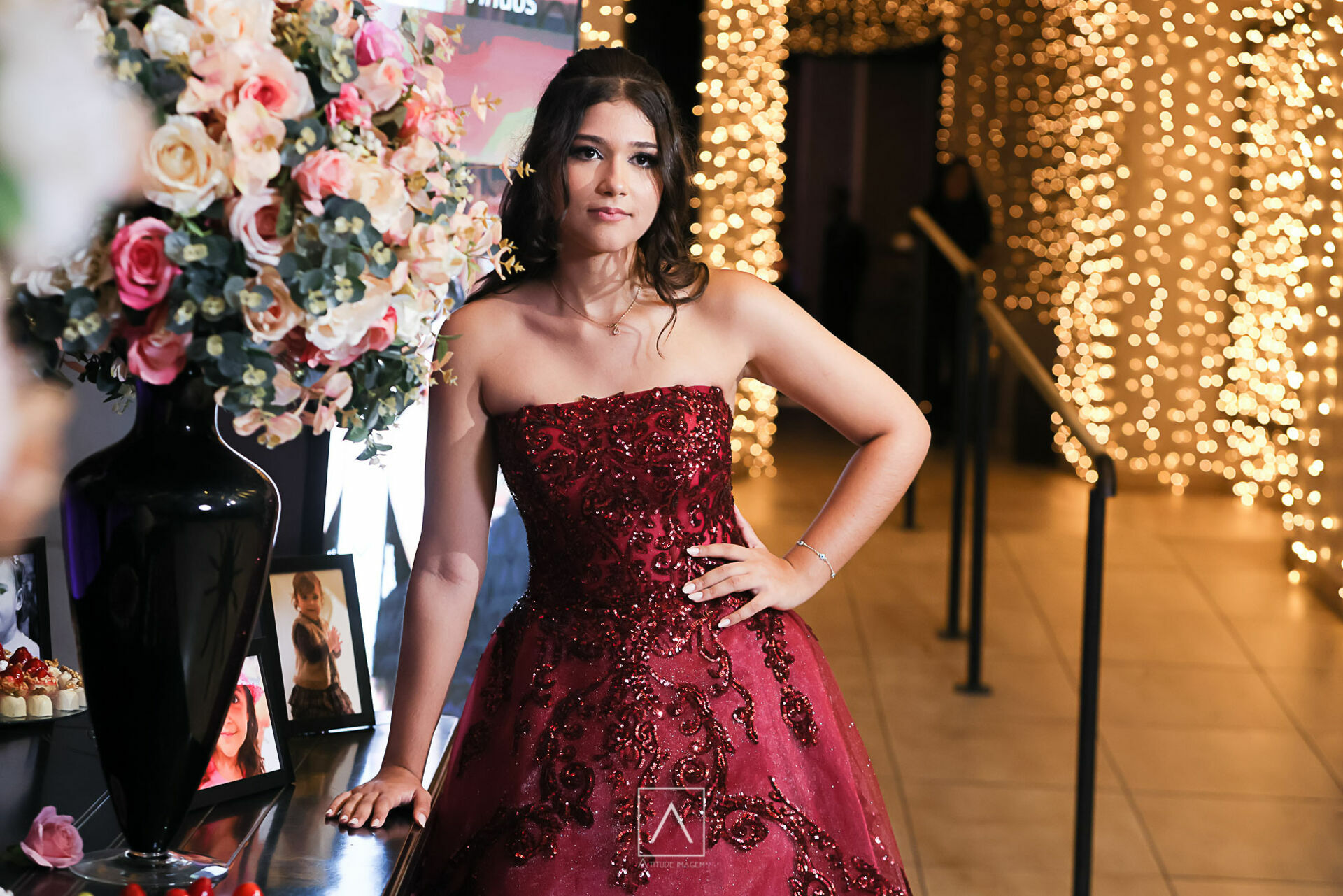 Foto Festa de 15 Anos no Espaço e Buffet Sarah Soleil: A Inesquecível Celebração da Debutante Maisa - Imagem 17
