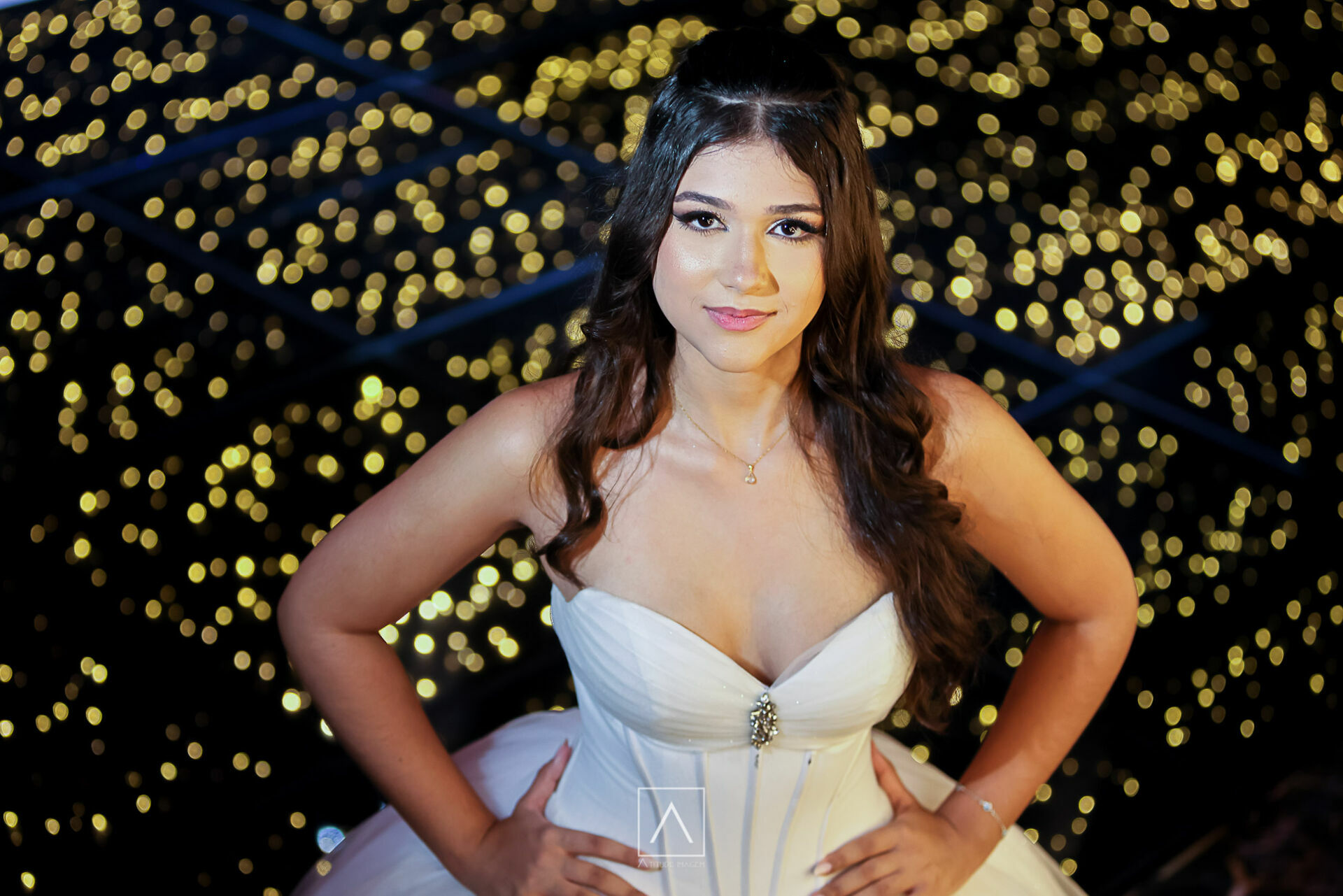 Foto Festa de 15 Anos no Espaço e Buffet Sarah Soleil: A Inesquecível Celebração da Debutante Maisa - Imagem 15