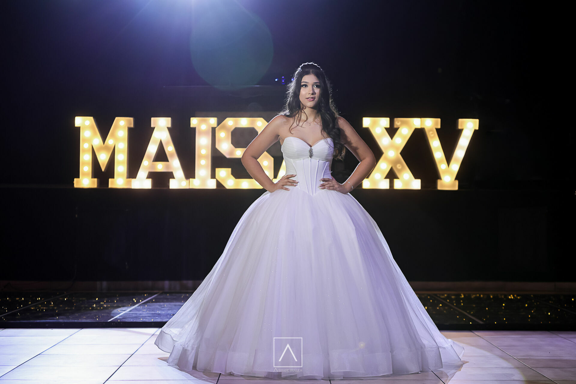 Foto Festa de 15 Anos no Espaço e Buffet Sarah Soleil: A Inesquecível Celebração da Debutante Maisa - Imagem 14