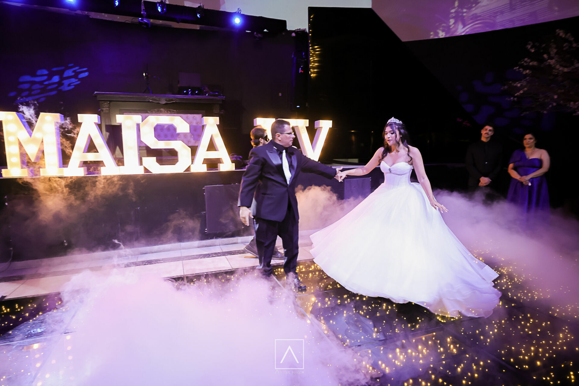 Foto Festa de 15 Anos no Espaço e Buffet Sarah Soleil: A Inesquecível Celebração da Debutante Maisa - Imagem 20