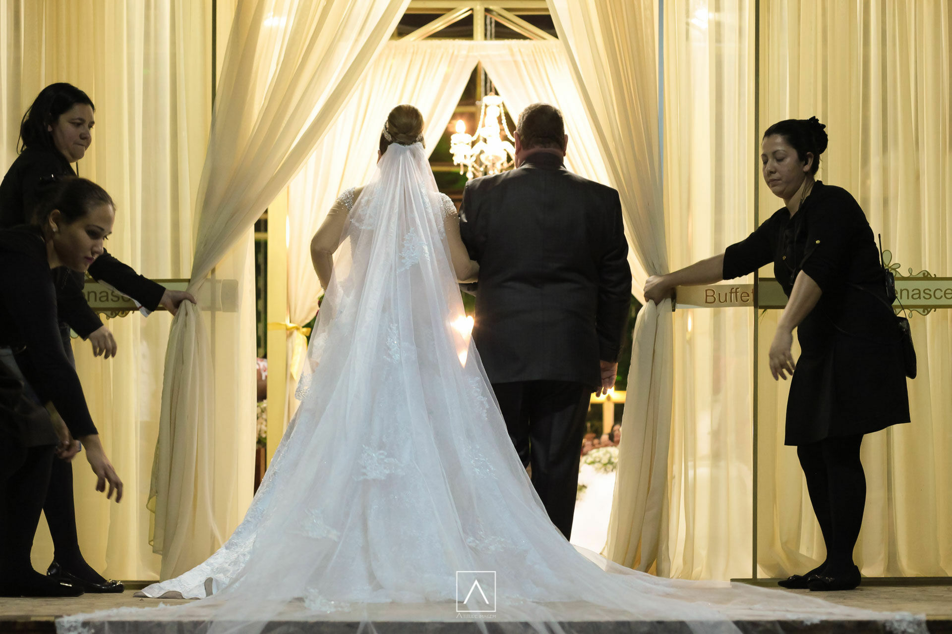 Foto O Casamento Inesquecível de Karol e Rômulo no Espaço Renascença: Amor, Sofisticação e Emoção - Imagem 14