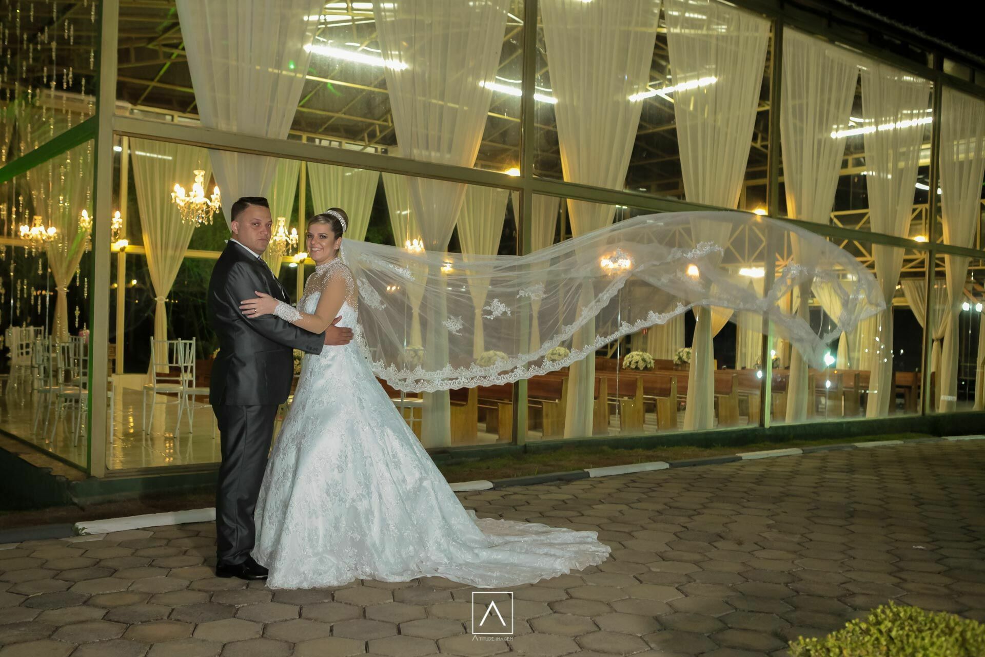 Foto O Casamento Inesquecível de Karol e Rômulo no Espaço Renascença: Amor, Sofisticação e Emoção - Imagem 9