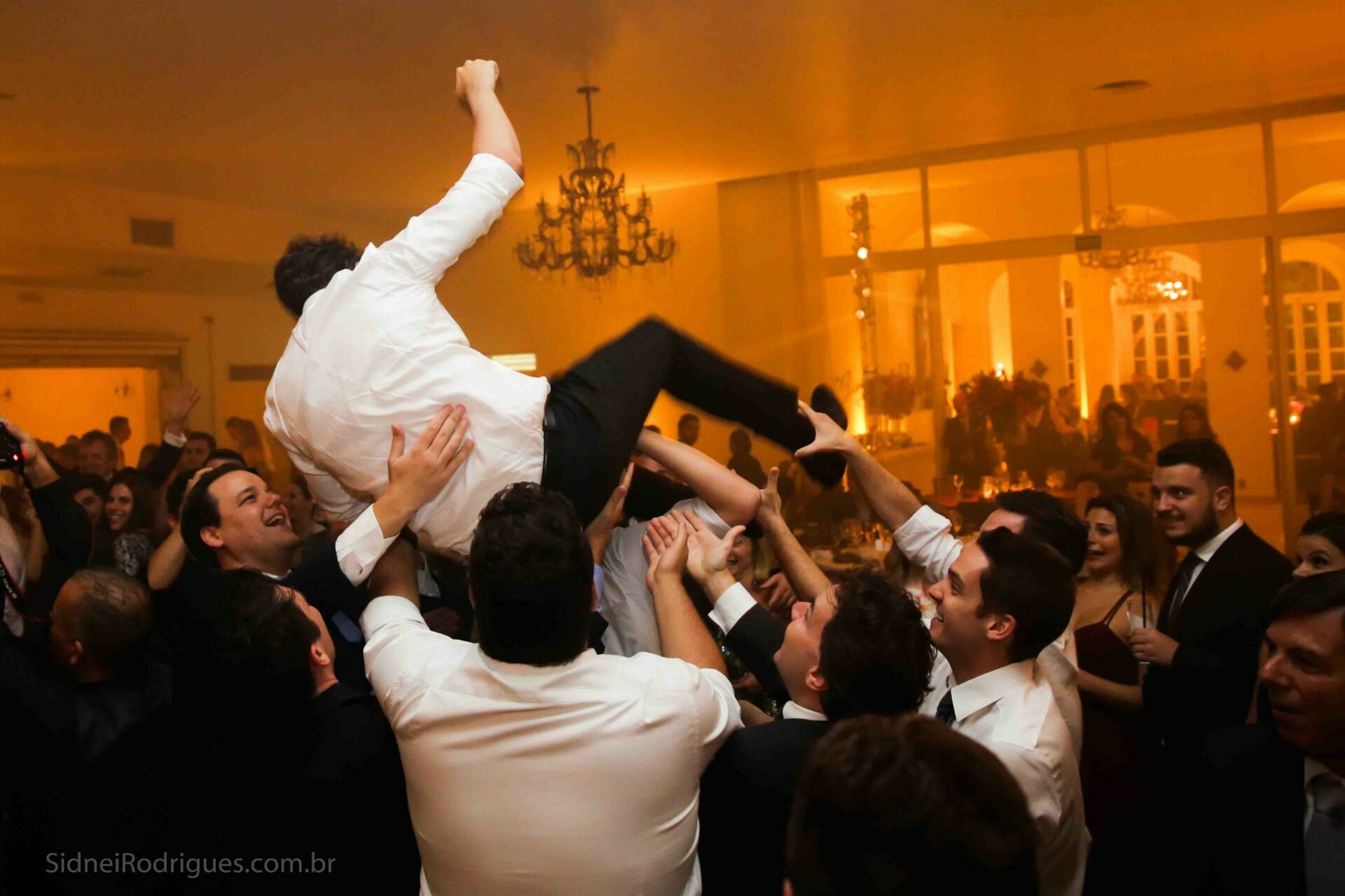 Foto O Casamento Inesquecível de Carolina e Danilo: Cerimônia na Capela Sion e Recepção no Nacional Club (Higienópolis – SP) - Imagem 33