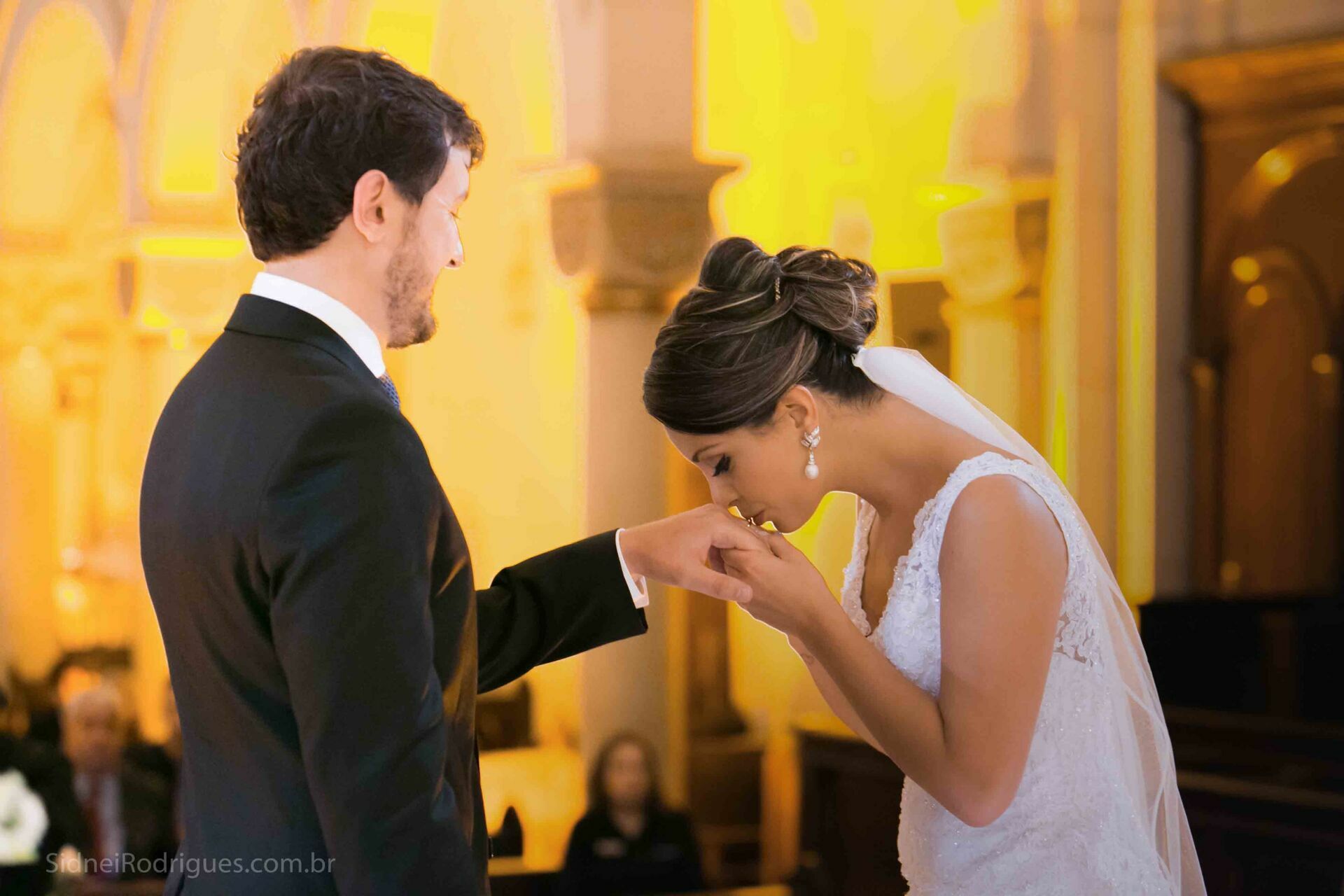 Foto O Casamento Inesquecível de Carolina e Danilo: Cerimônia na Capela Sion e Recepção no Nacional Club (Higienópolis – SP) - Imagem 18