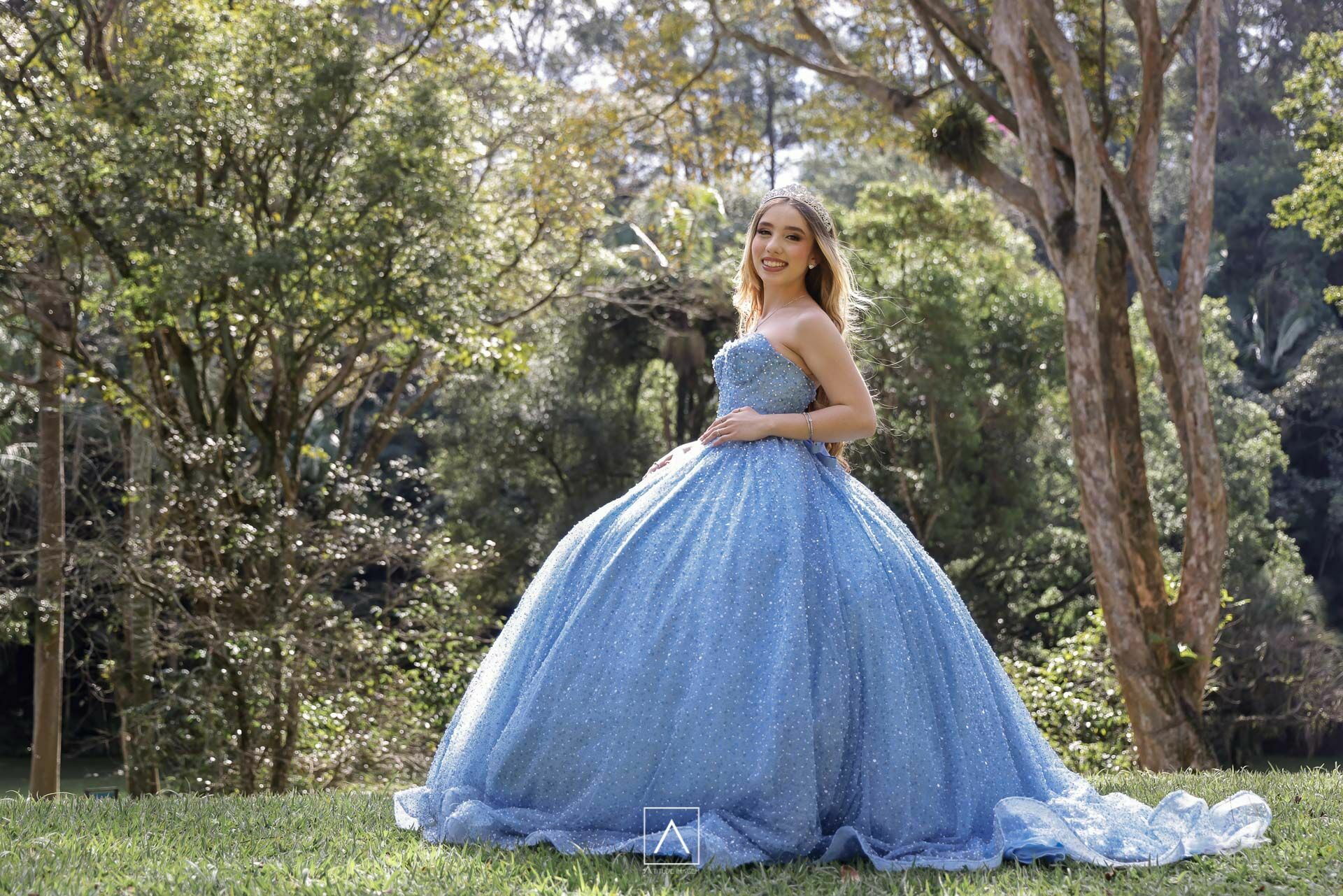 Foto Festa de Debutante Beatriz: Uma Noite Mágica Inesquecível - Imagem 1